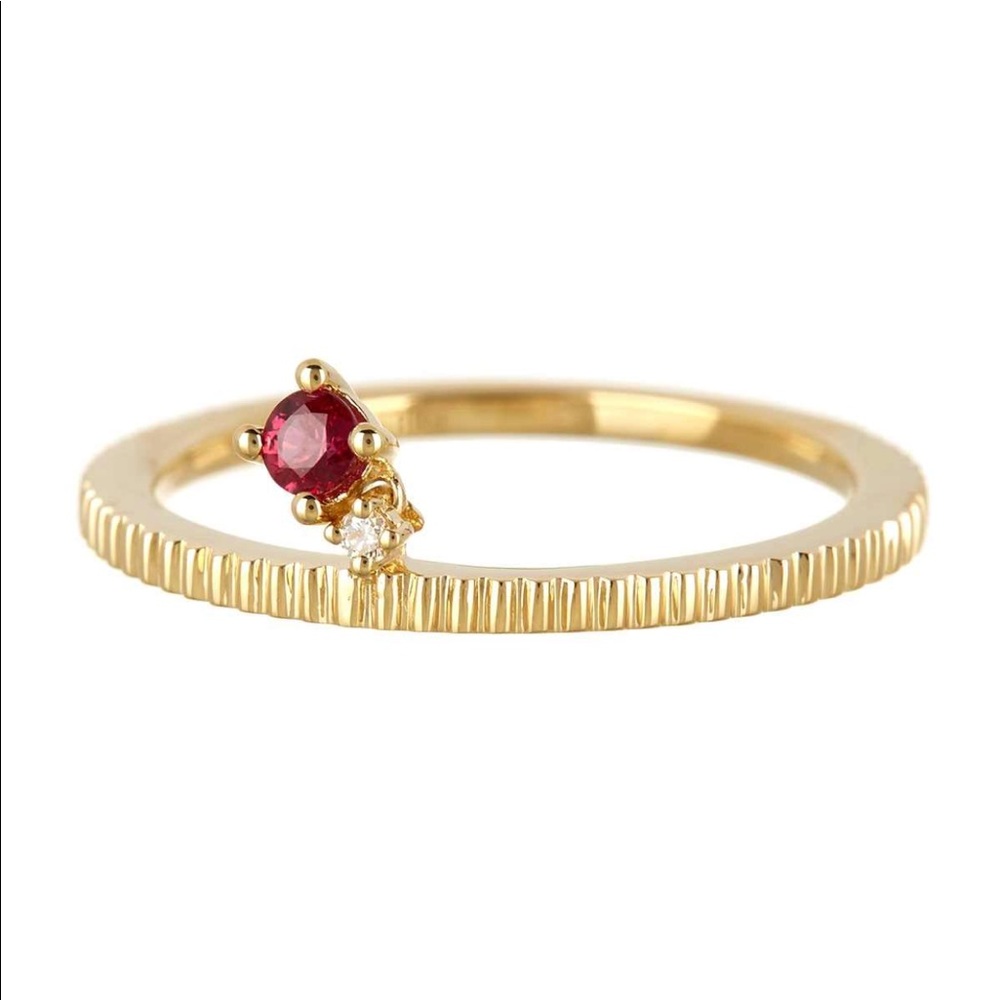18K YELLOW GOLD DIAMOND AND RUBY CHARM RING